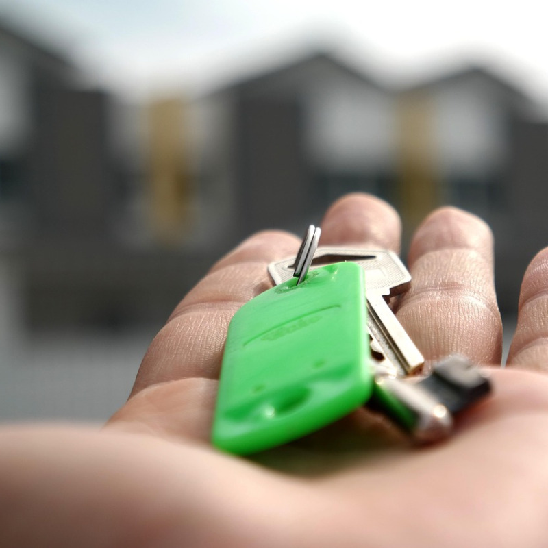 homeowners new home keys couple