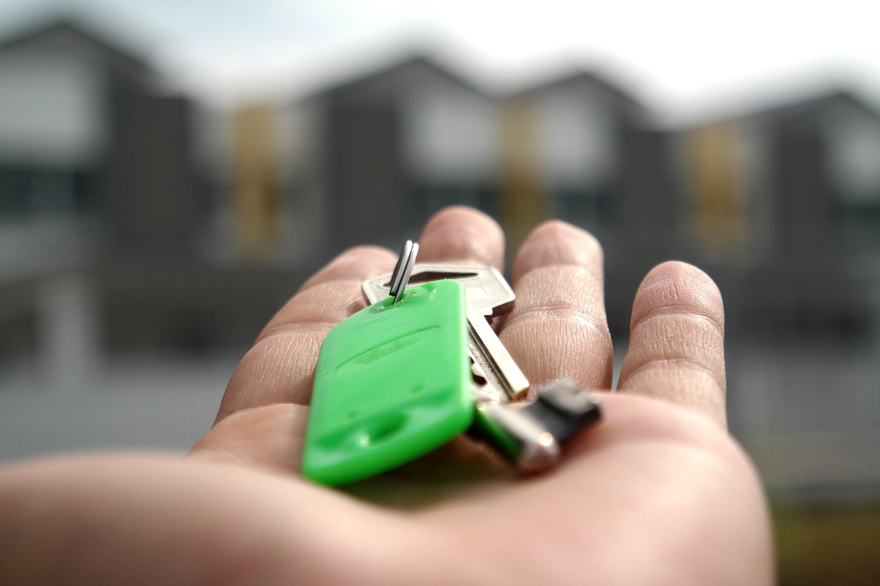 home purchase mortgage couple keys